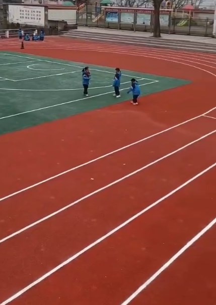 �Ĵ����غ����ڶ�ѧУ